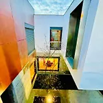 Villa I U