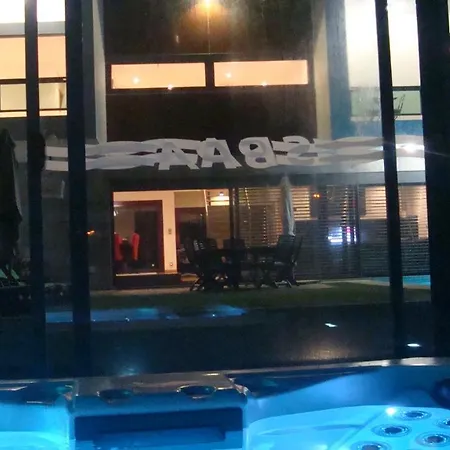 Villa I U
