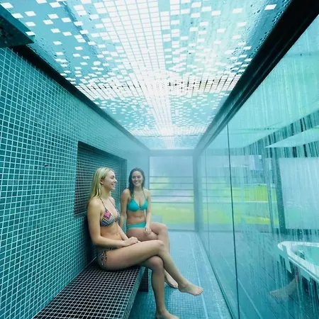 Villa I U *